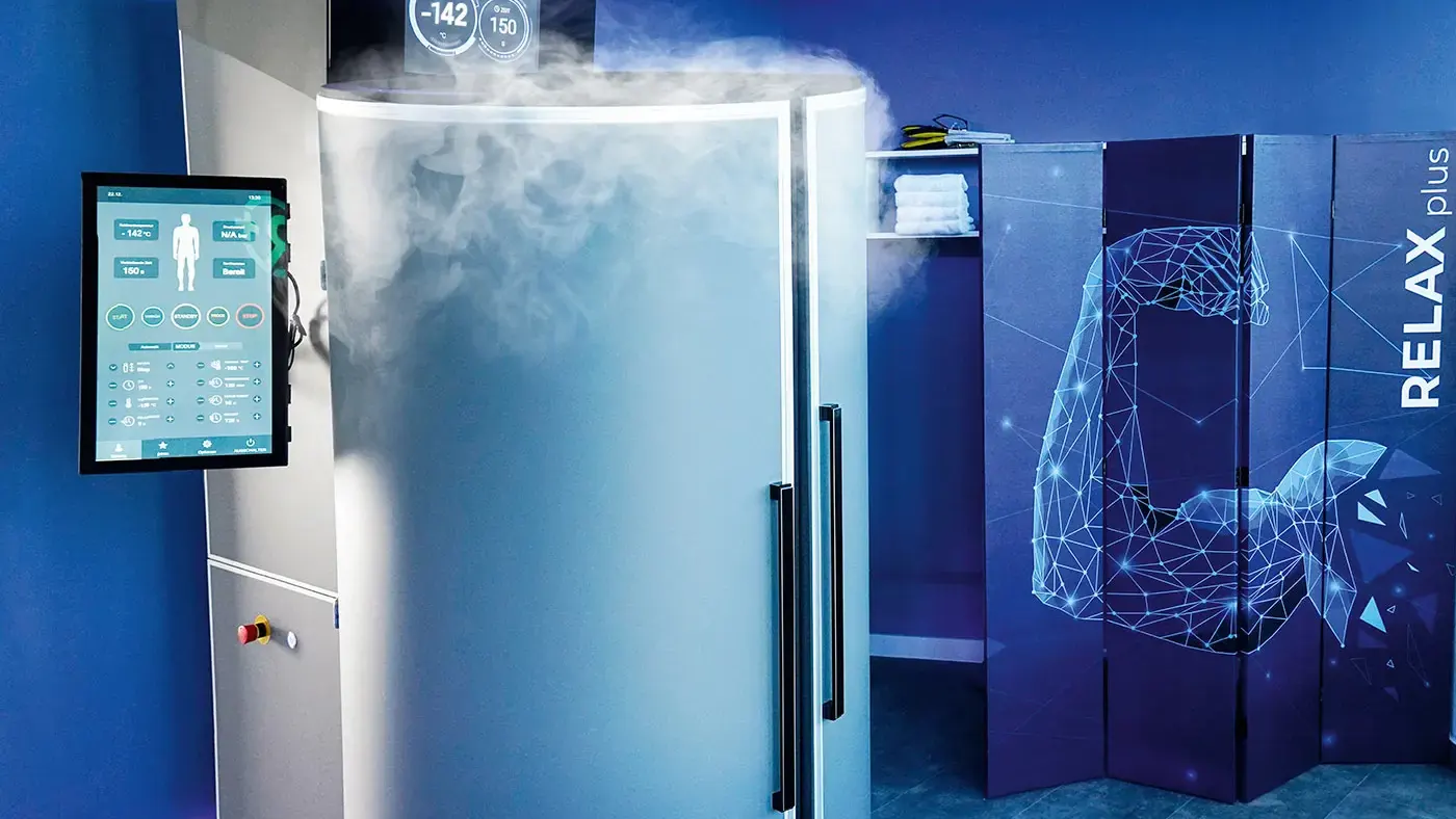 Kältekammer bei RELAX plus in Leipzig mit kaltem Nebel aus flüssigem Stickstoff