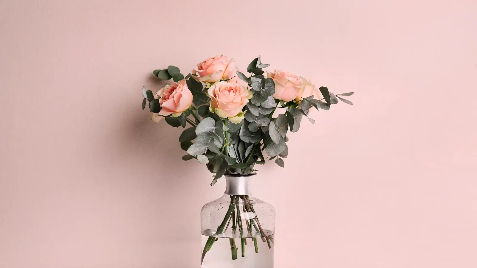 Blumenstrauß als Symbol für Valentinstagsgeschenke