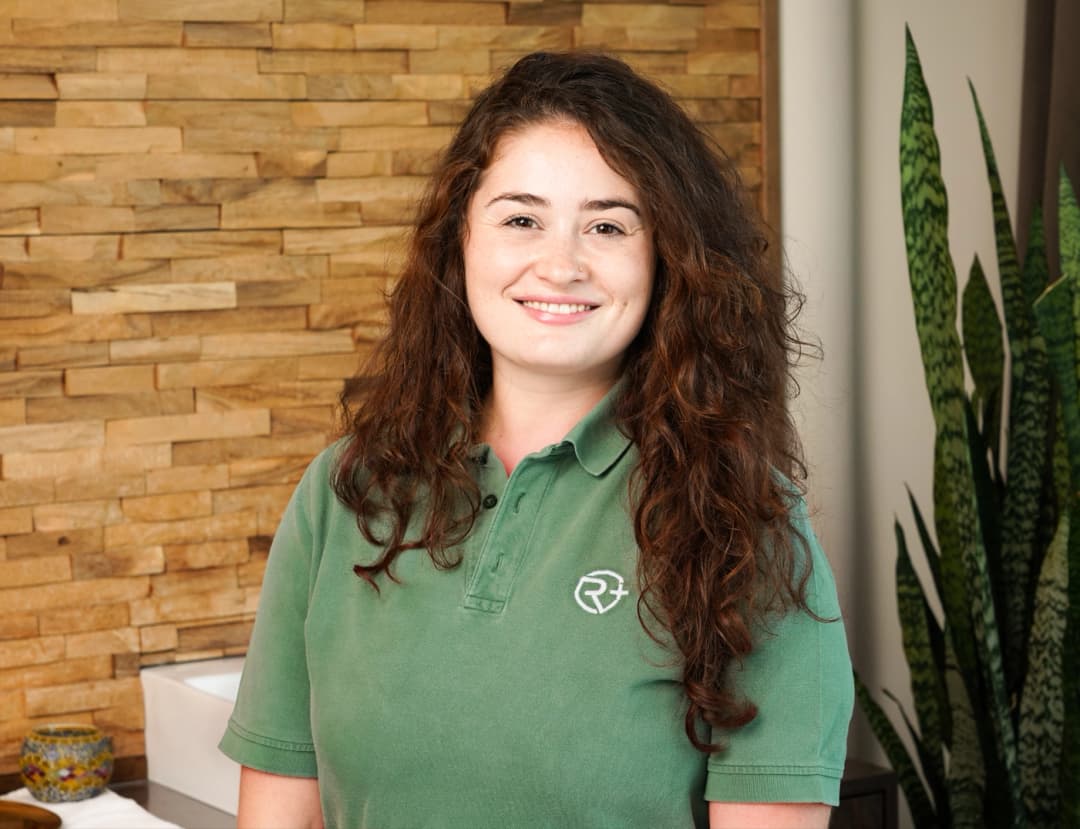 Georgiana vom Team RELAX plus Leipzig, Schwerpunkt Massage · Thai · Ayurveda