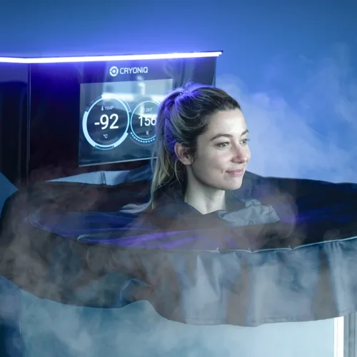 Frau in der Kältekammer von Relax Plus