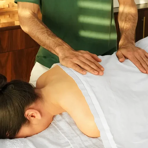 Rückenmassage bei Relax plus aus Leipzig
